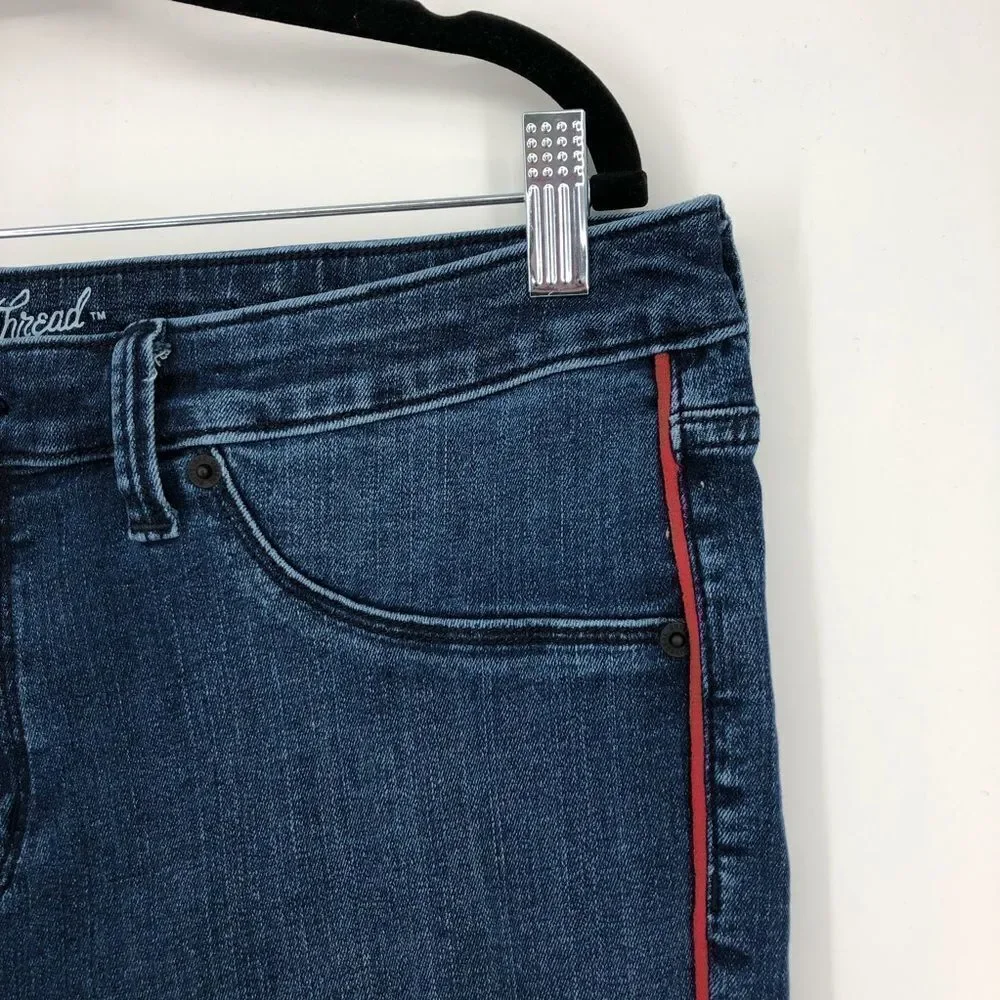 Universal Thread Mid Rise Jegging Red Side Stripe‎